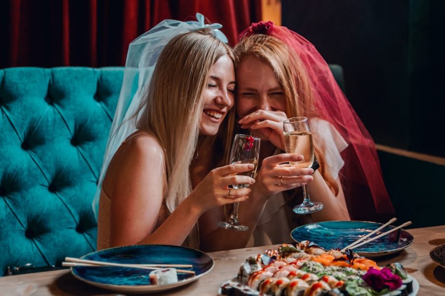 striptér a Sushi, rozlučka se svobodou