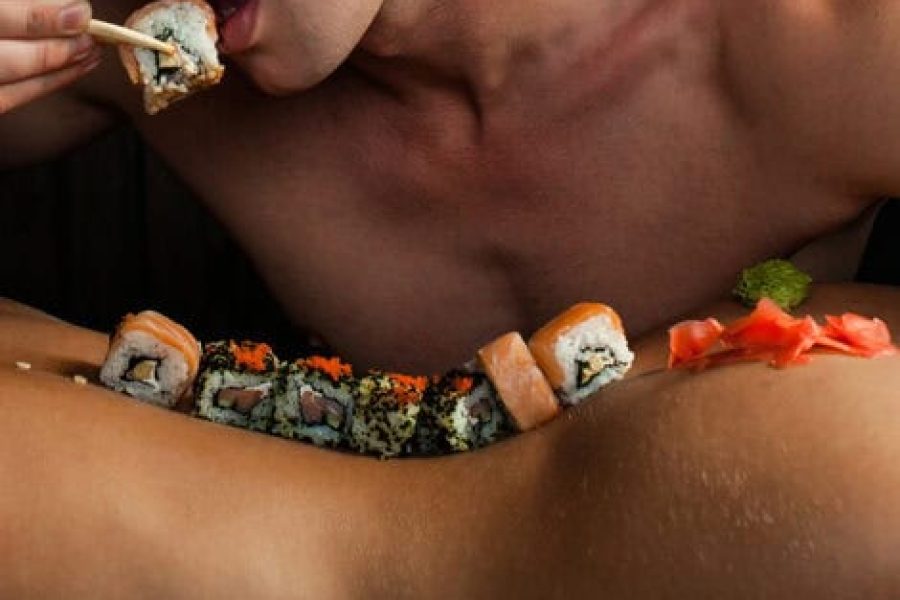 Sushi večeře na nahém těle, rozlučka se svobodou